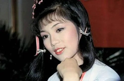 新版射雕中李一桐扮演的黄蓉能超越83版翁美玲吗?