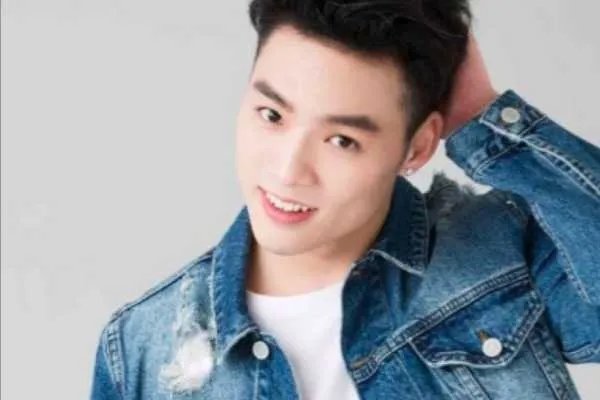 之前爆出董又霖和自己女神金晨在一起,为什么短短几天之内又爆分手?