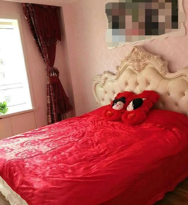 夫妻俩住进昆明婆婆装修的婚房,看到厕所媳妇就崩溃了