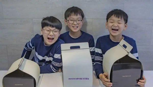 宋家三胞胎9岁生日合照曝光,你还记得他们小时候的模样吗?