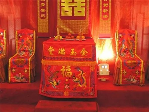 最新中式婚礼策划案2017 中式婚礼现场如何布置