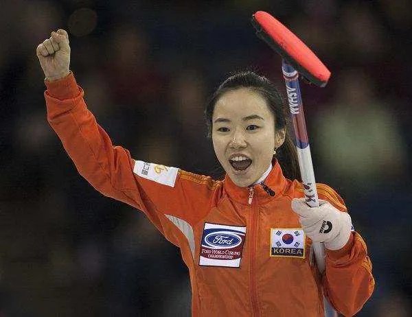 韩国白富美金智善为什么愿意嫁给中国穷小子?