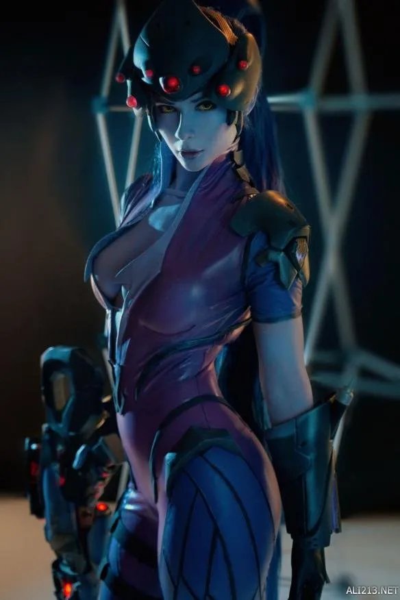 大屁股谁人不爱？《守望先锋》超神级Cosplay图赏